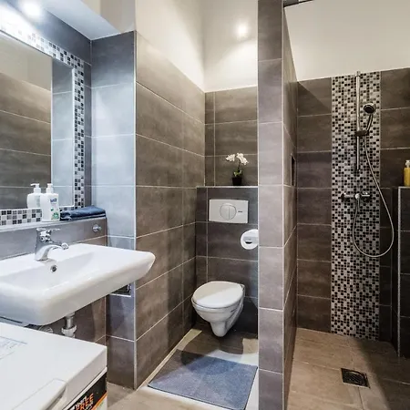 Apartment Akacfa 27-2 Center With Aircon *
